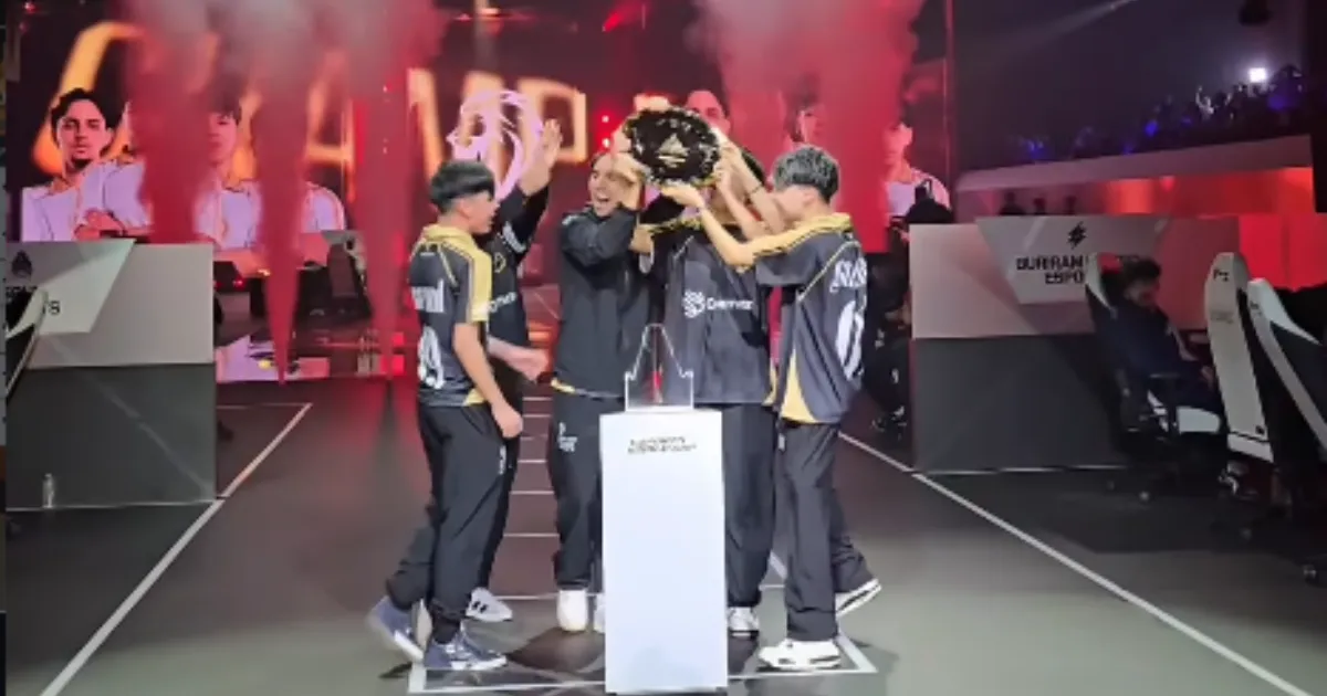 Bungkam Dominasi Dunia, Lyon Resmi Angkat Trofi Juara Free Fire EWC 2026 di Paris!